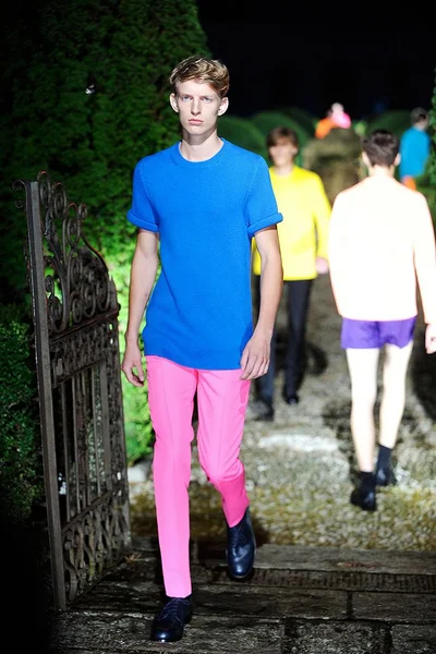Look 3